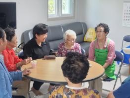 파주시 교하동, 장마·무더위 대비 경로당 순회 방문 기사 이미지
