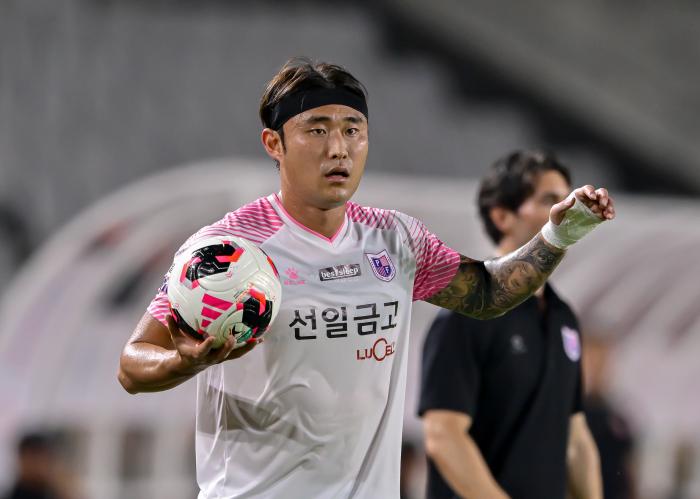 파주 프런티어FC 김민호 선수가 군 입대를 앞두고 친정팀 김포FC와의 원정경기를 준비하고 있다사진파주프론티어FC